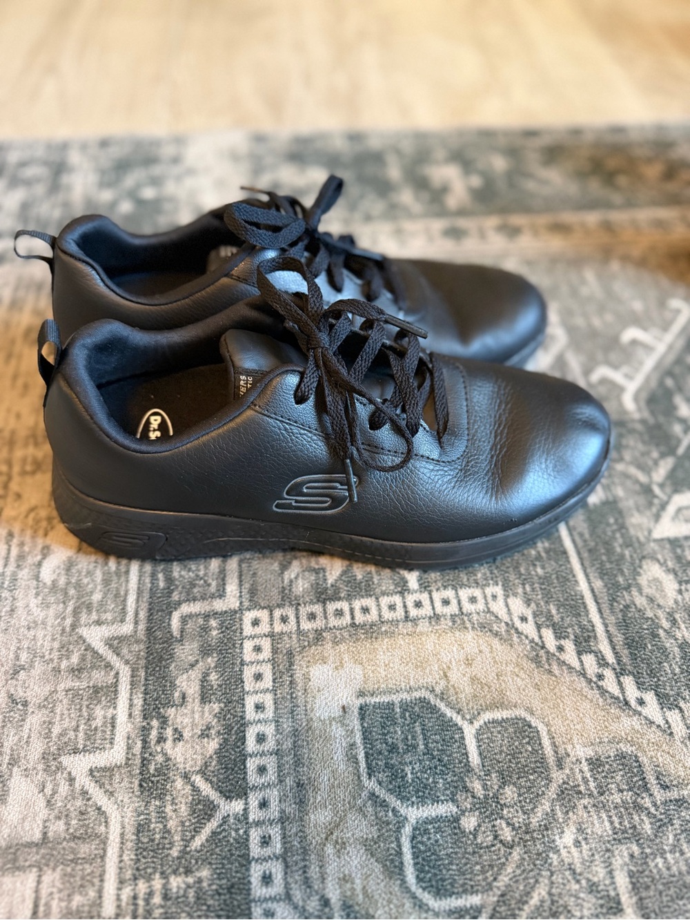 Skechers women’s All-Black Slip-Resistant Lace-Up Sneakers size 9